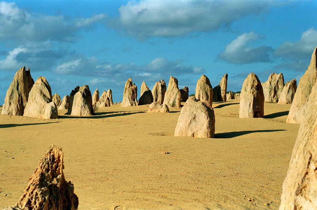2108-25.jpg - The Pinnacles, [en]near Cervantes, WA[de]bei Cervantes, WA
