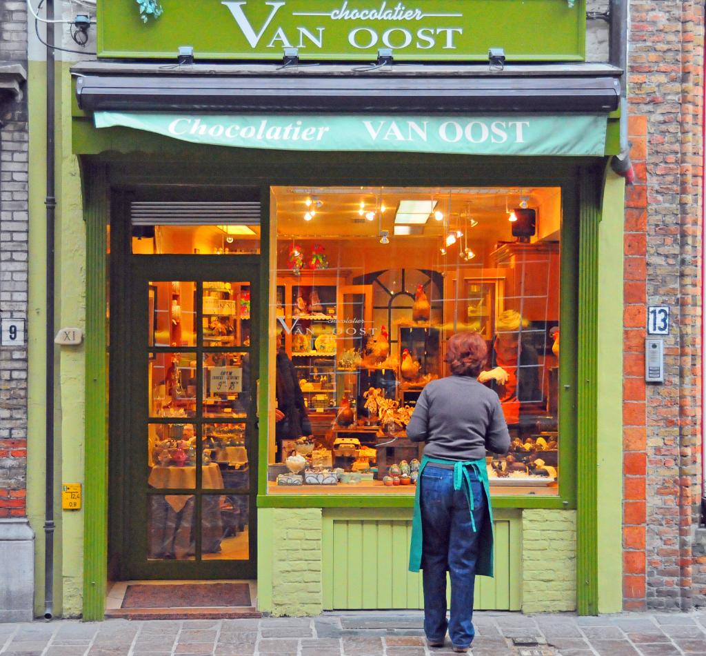 N3B_4891m1.JPG - [de]Jedes zweite Geschäft in Brügge scheint ein Schokoladenladen zu sein[en]Especially in Bruges it seems that every second shops is a chocolates shop.