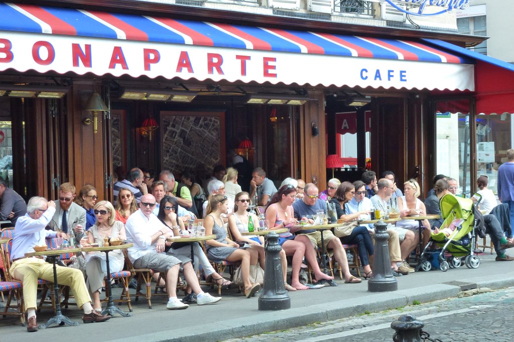 0320-P1010258.JPG - Eines der tausendundein Straße-Cafés