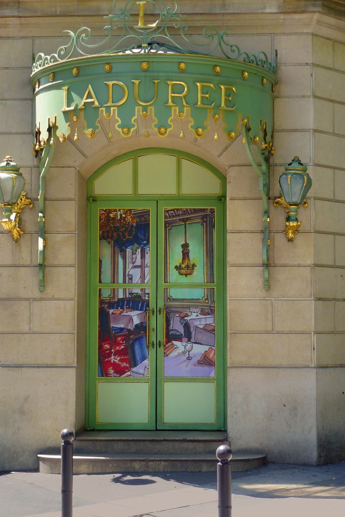 1390-P1010647m.jpg - Champs Elysées