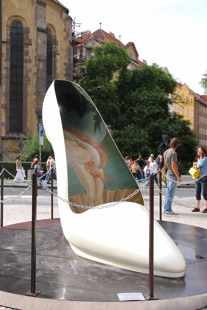 0340-DSC_4107.JPG - [de]direkt neben dem Kafka-Denkmal[en]right beside the Kafka memorial