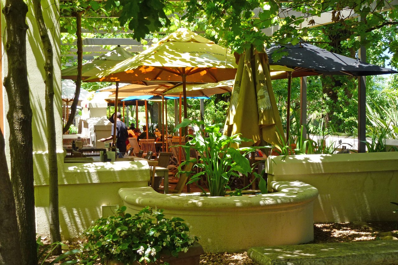 P1000358m.jpg - Fair View Wine Estate