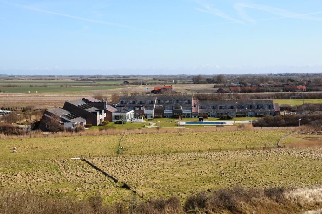 N3B_4387.JPG - [de]Unser Hotel lag direkt hinterm Deich, Westkapelle (NL)[en]Our hotel was situated right behind the dike, Westkapelle (NL)]