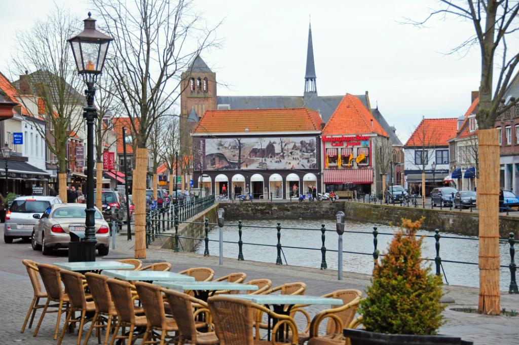 N3B_4534m.jpg - Sluis - [de]nette kleine Stadt mit vielen kleinen Geschäften[en]a nice little town with lots of shps